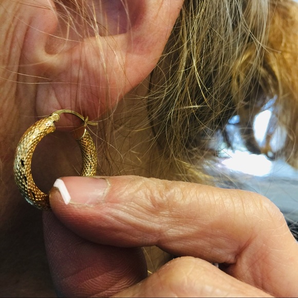 14k Diamond cut Hoop Earrings - Picture 7 of 7